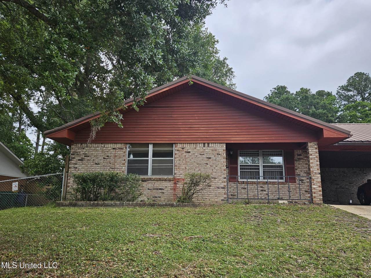 12416 Cambridge Boulevard - Photo 1