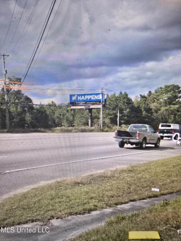  Ms-609 Avenue - Photo 1