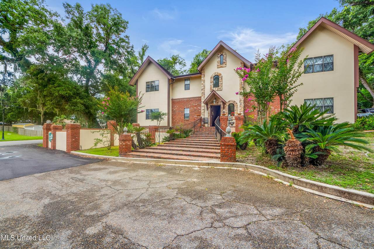 526 2nd Street - Photo 1