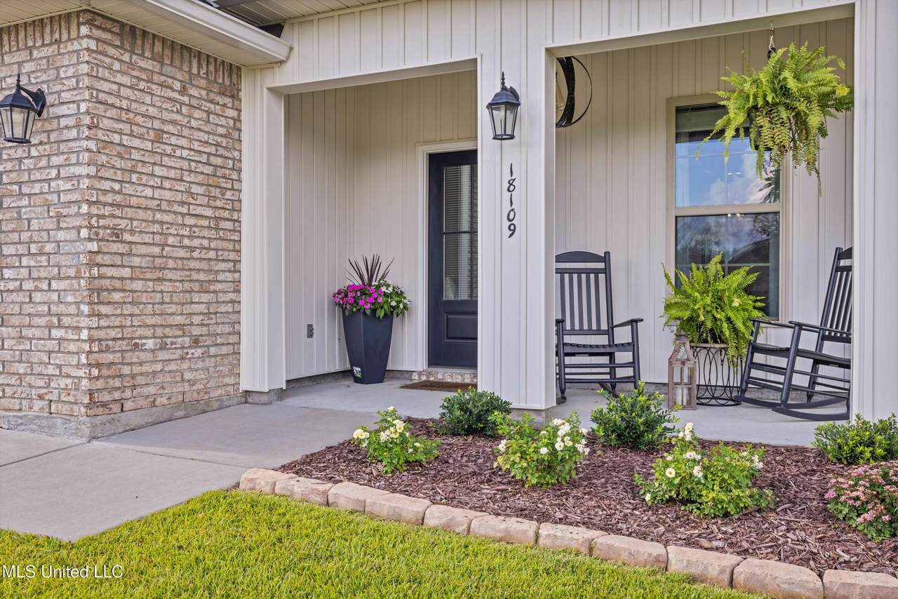 18109 Evergreen Drive - Photo 1