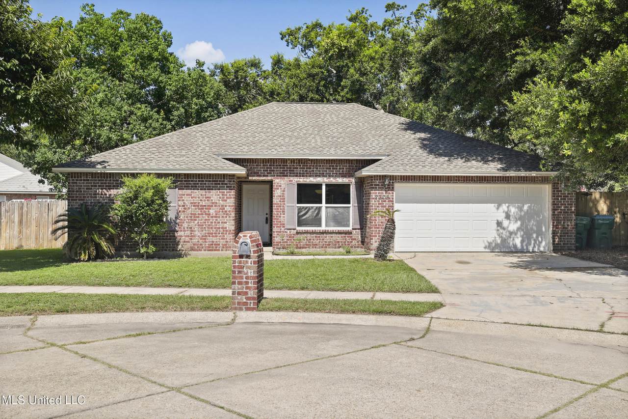 2305 Anniston Oaks Drive - Photo 1