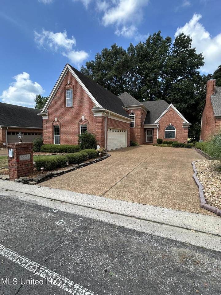 6555 Masters Drive - Photo 1