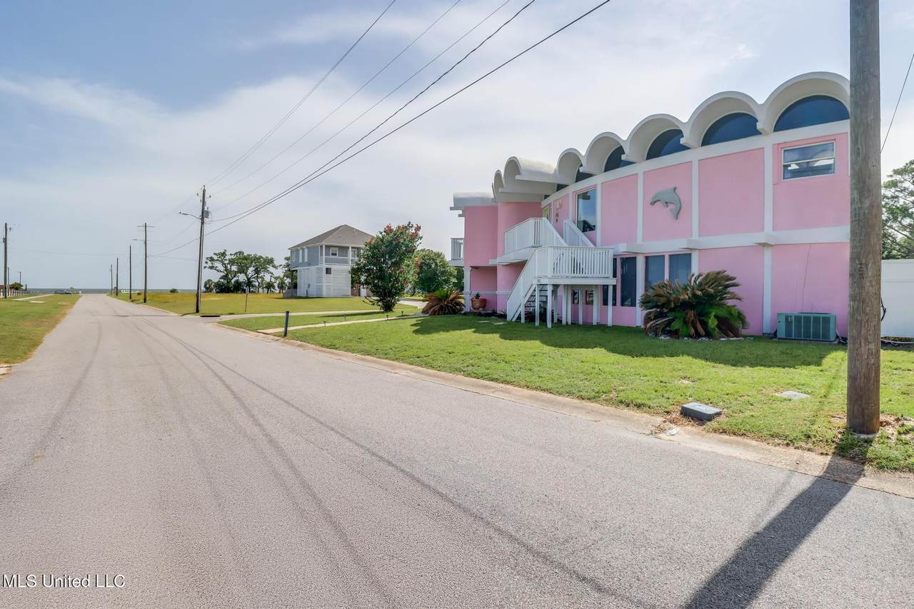 101 Hayden Avenue - Photo 1