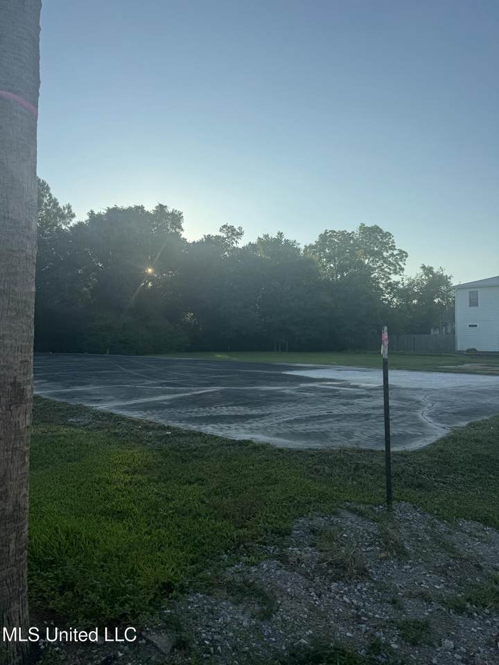 306 Coleman Avenue - Photo 1