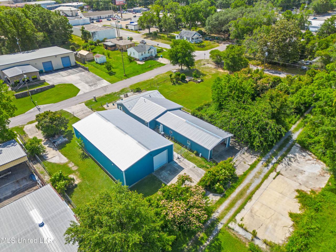 2713 15th Avenue - Photo 1