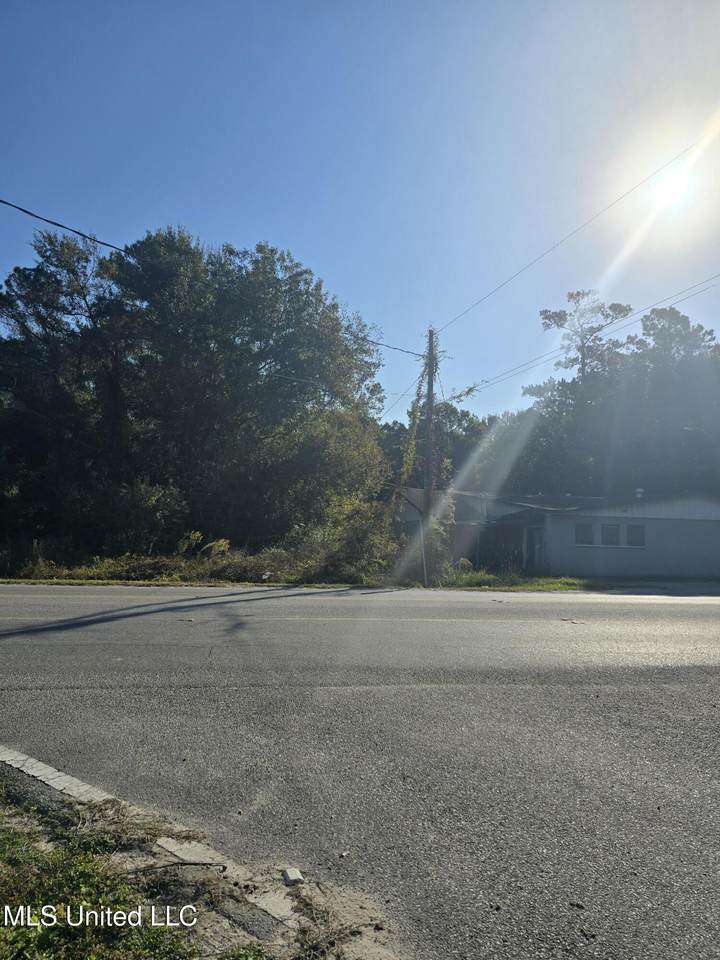  Hwy 613 Highway - Photo 1