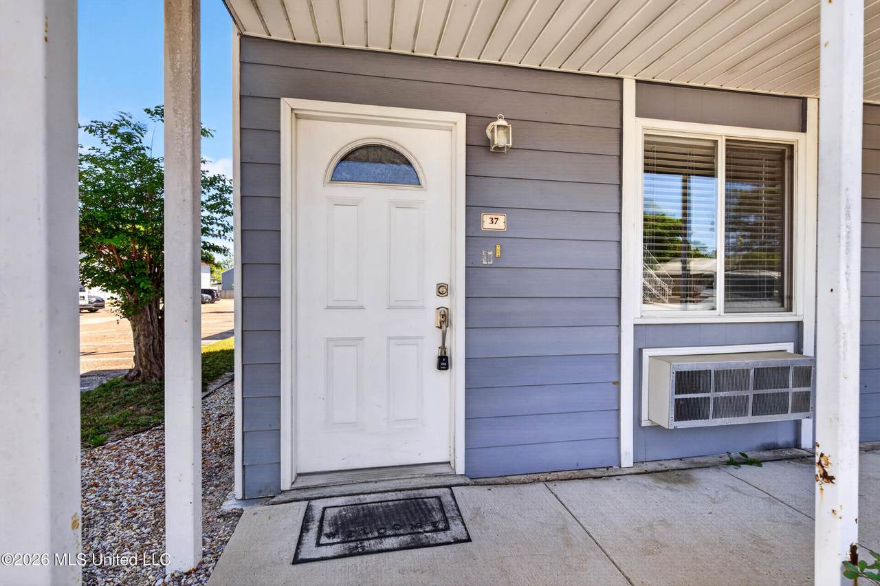 1664 Beach Boulevard - Photo 1