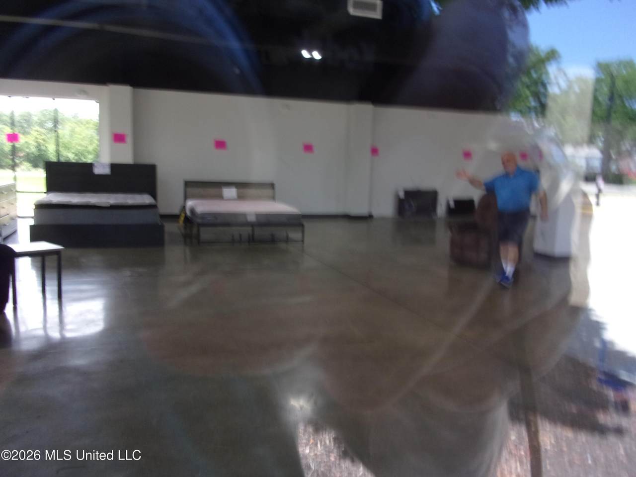 https://bt-photos.global.ssl.fastly.net/united/1280_boomver_1_4133760-2.jpg