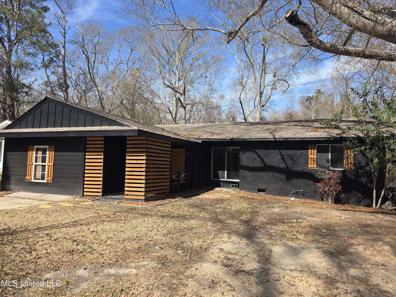 2815 Hillside Drive - Photo 1