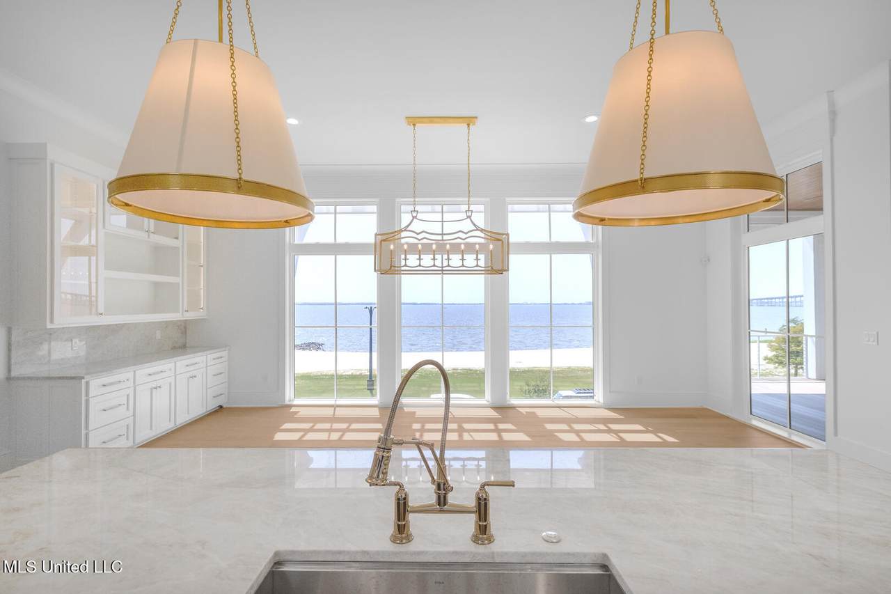 100 Beach Drive - Photo 1