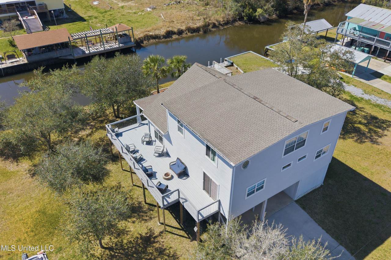 5015 1st Avenue - Photo 1