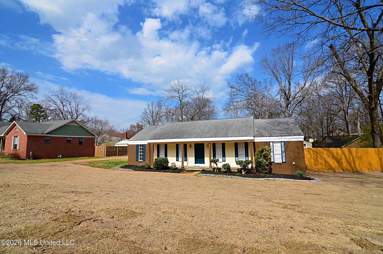 4490 Big Horn Drive - Photo 1