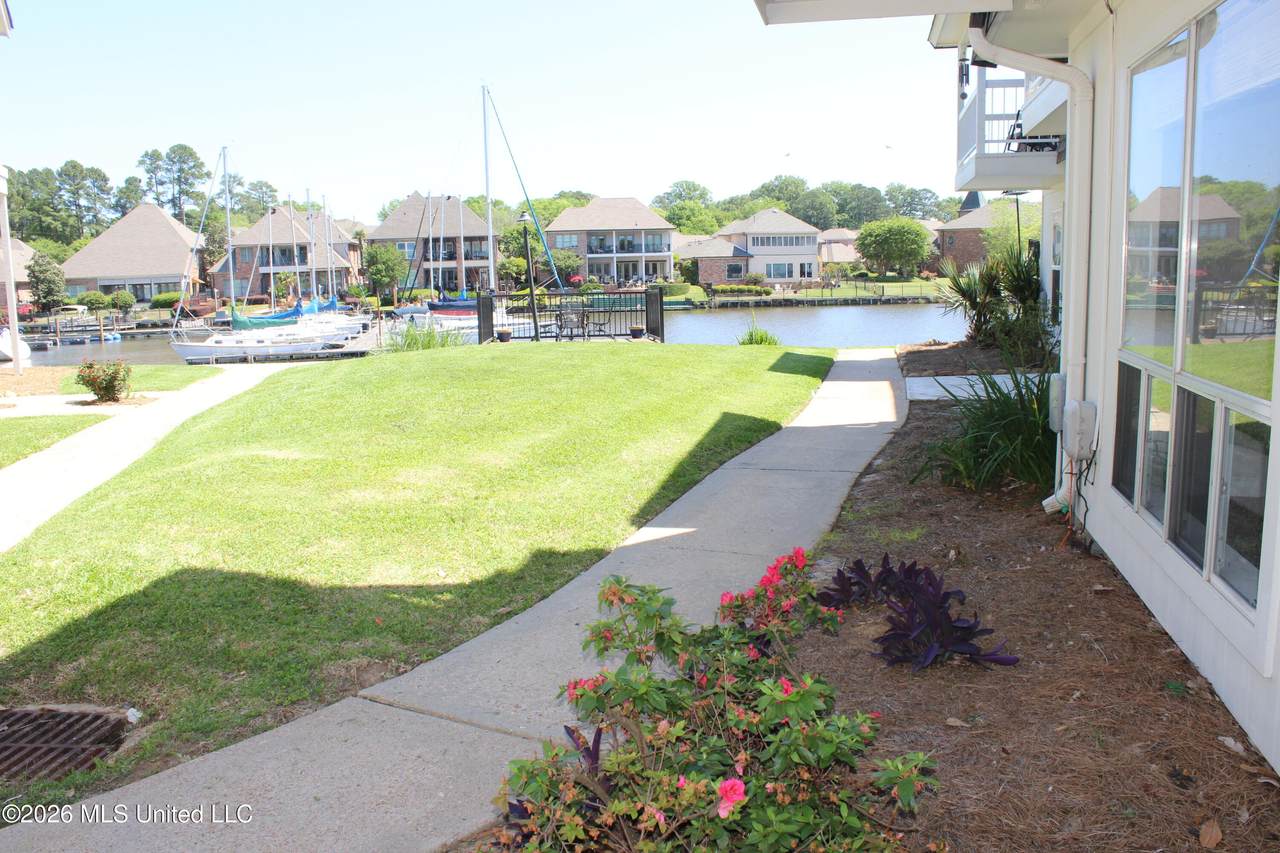 550 Post Road - Photo 1
