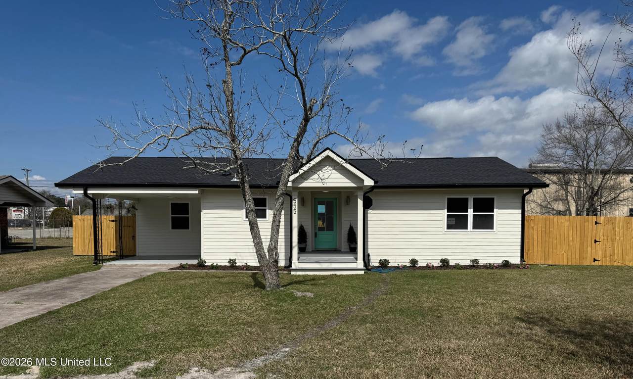 555 Saint John Street - Photo 1