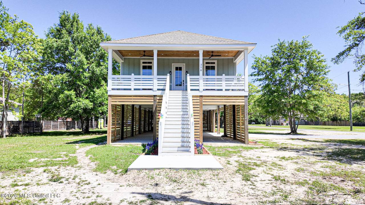 350 Menge Avenue - Photo 1