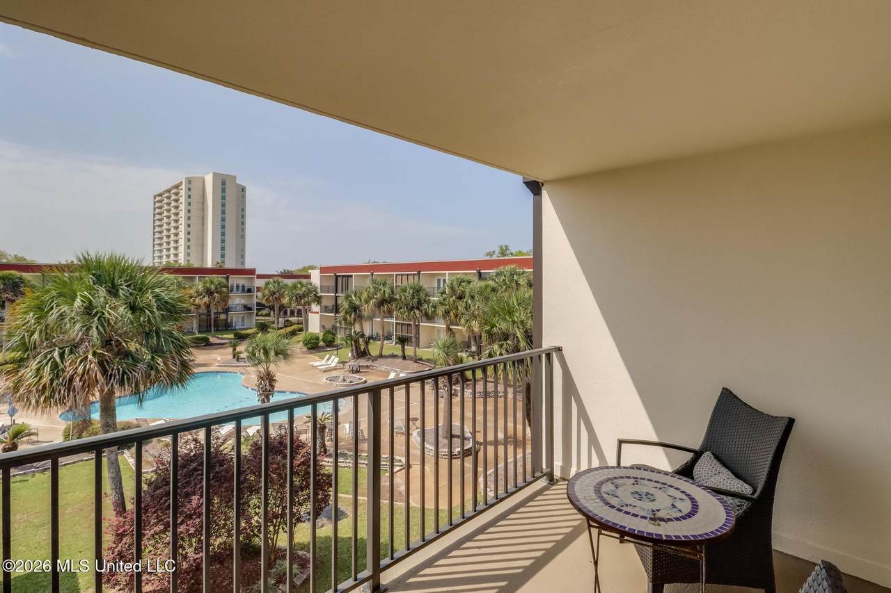 2046 Beach Boulevard - Photo 1