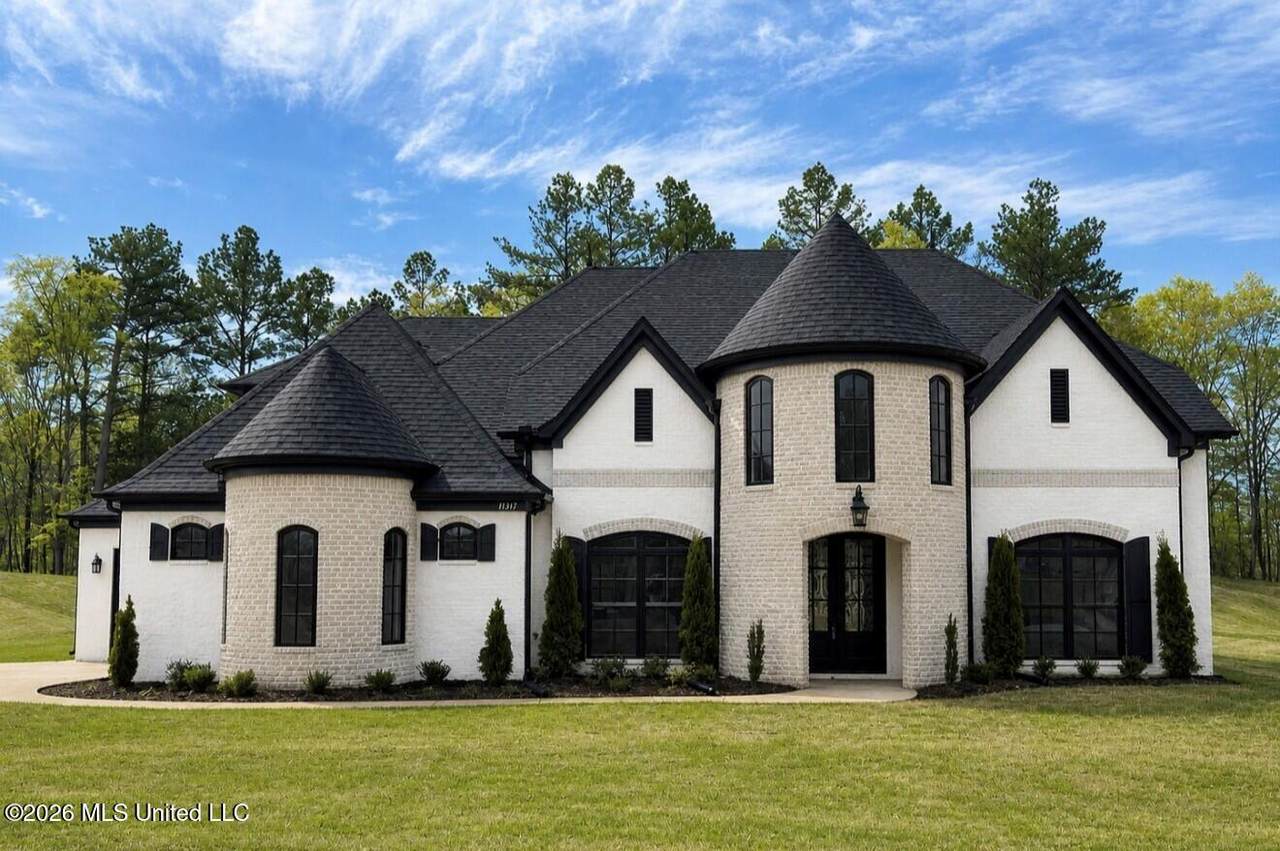 206 Poplar Lane - Photo 1
