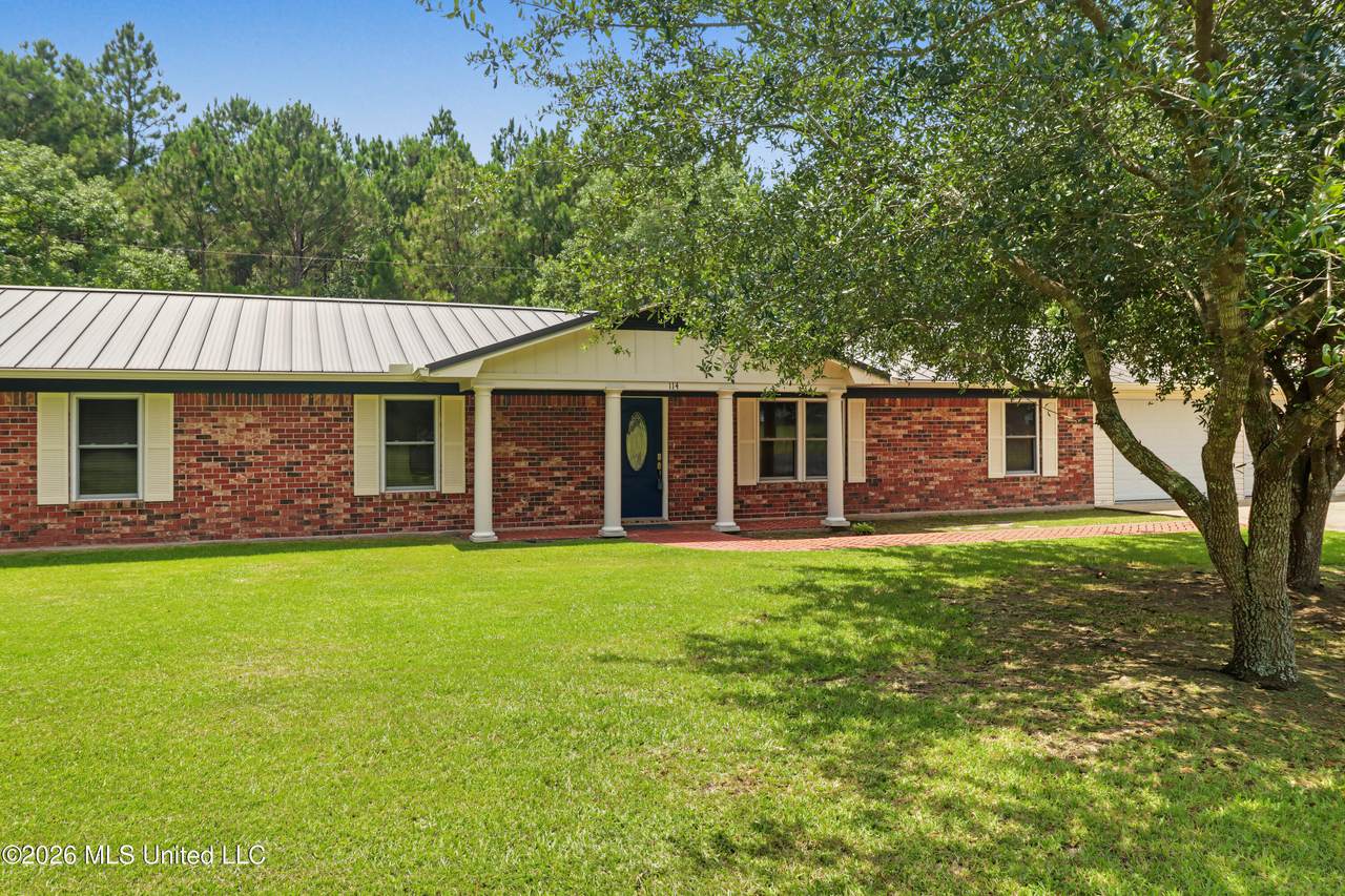 114 Campion Drive - Photo 1