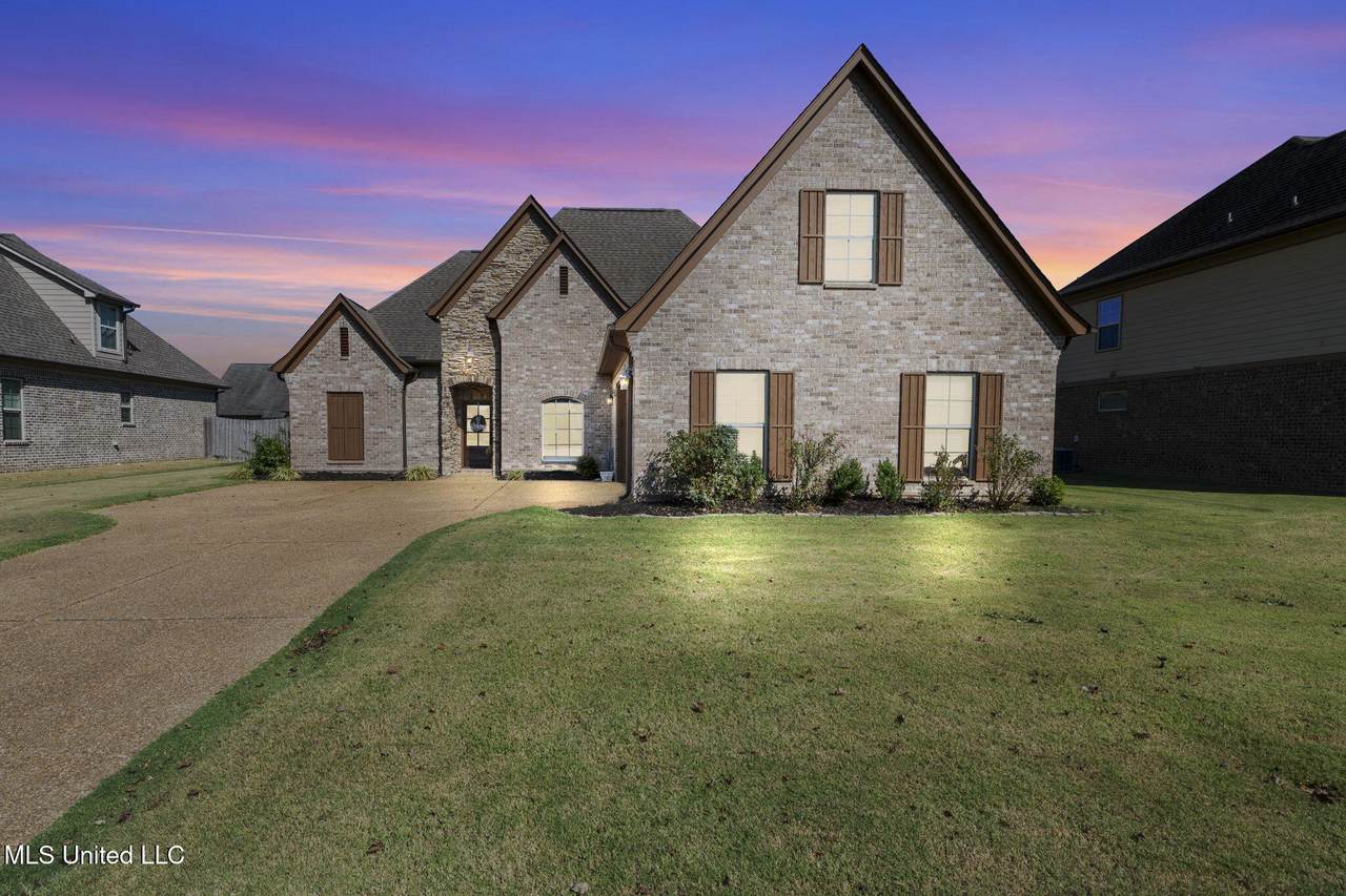 1098 Broadwing Circle - Photo 1
