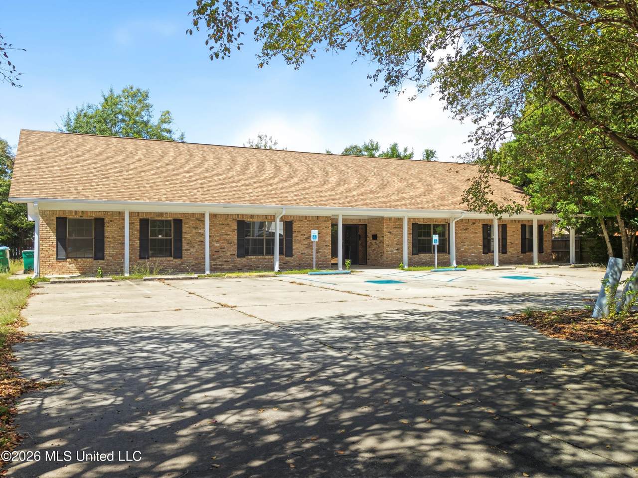 313 Abbey Court - Photo 1