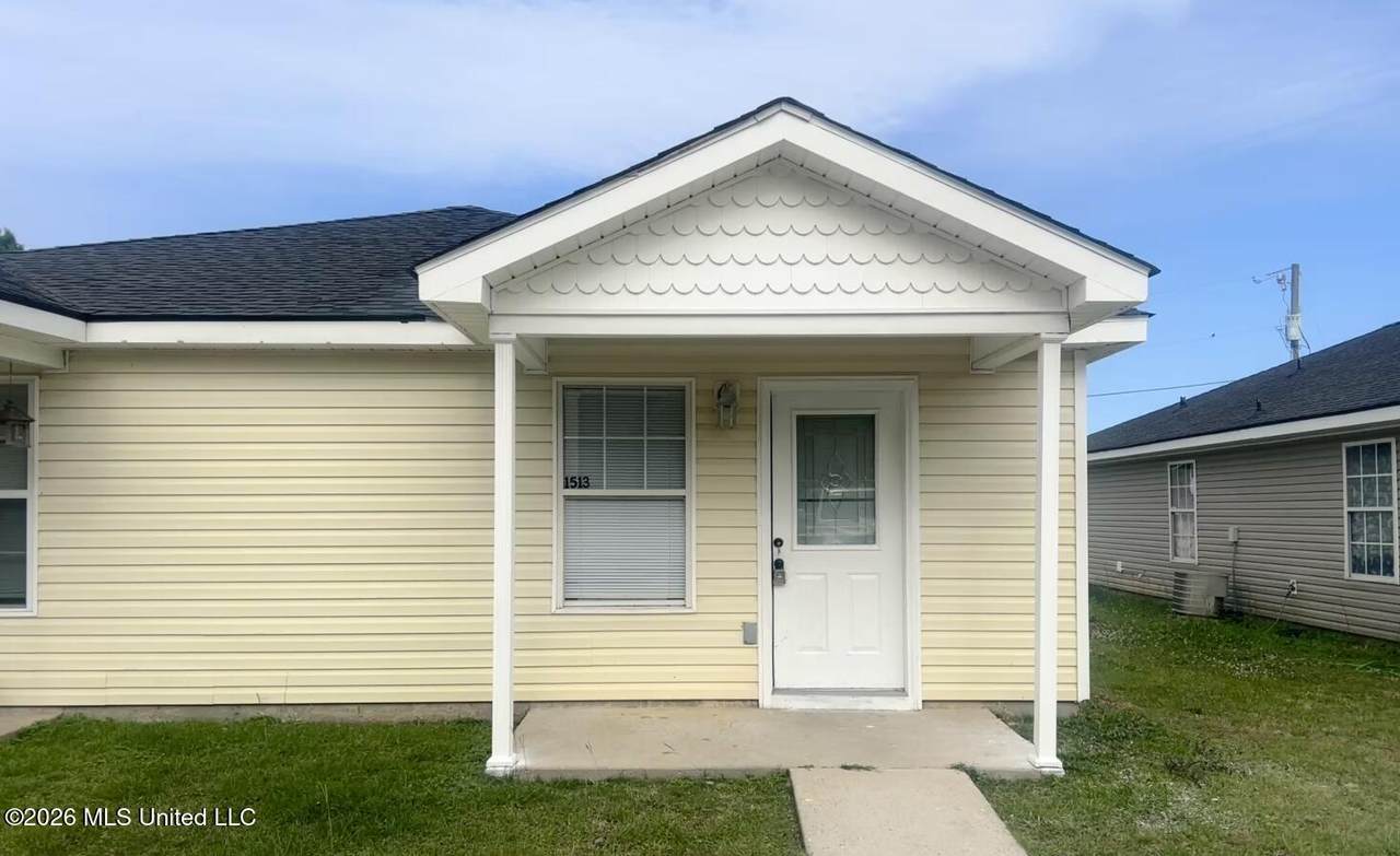 1513 34th Avenue - Photo 1