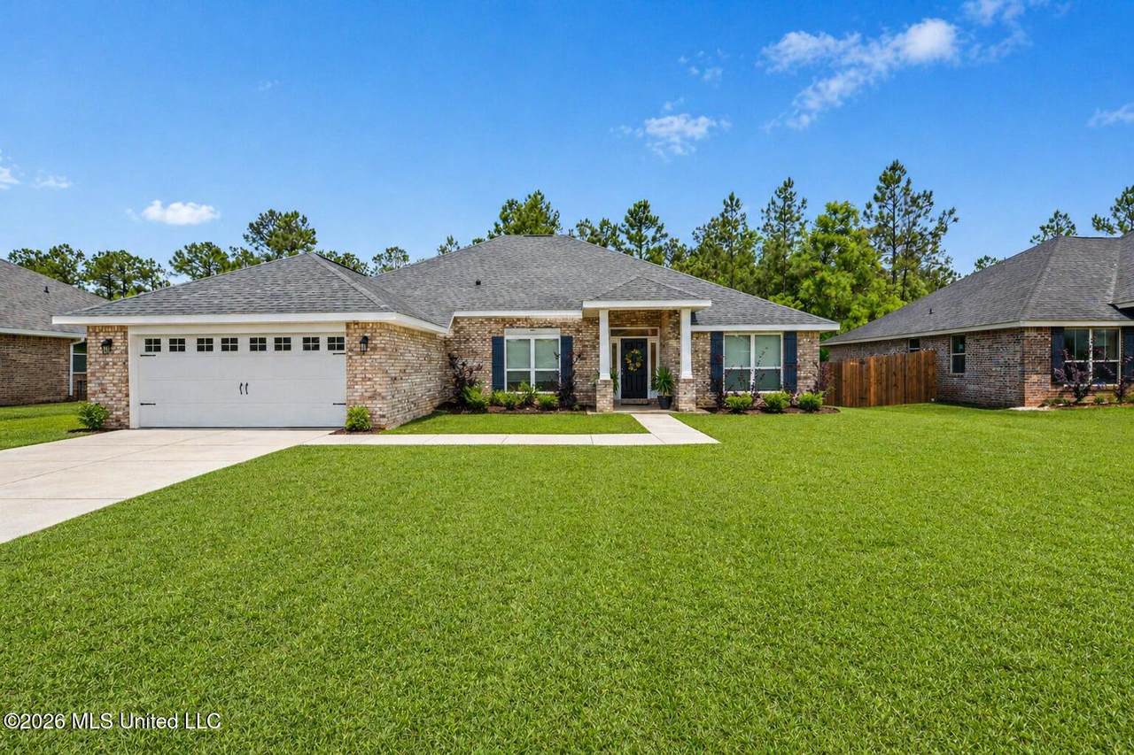 6223 Roxanne Way - Photo 1