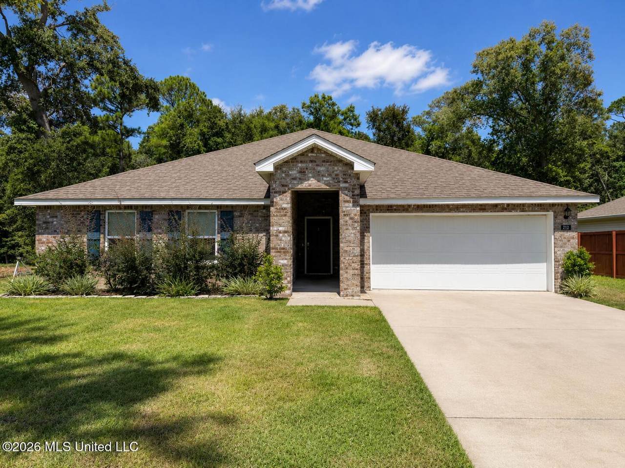 212 Hawthorne Drive - Photo 1