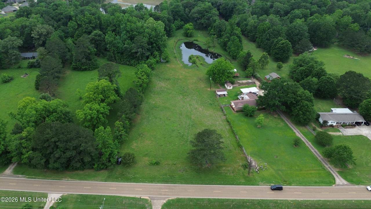 3160 Louis Wilson Drive - Photo 1