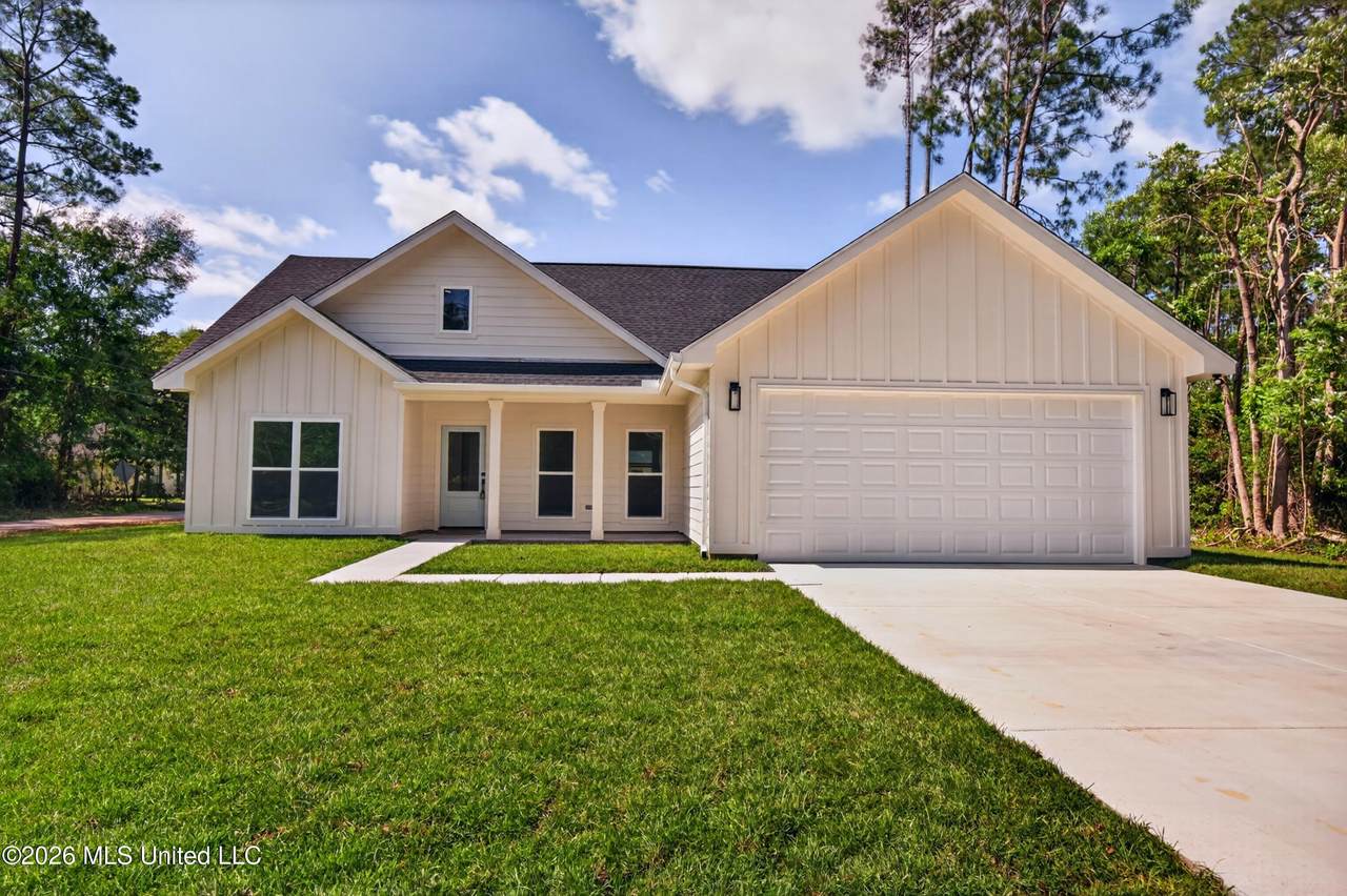 201 Tarpon Street - Photo 1