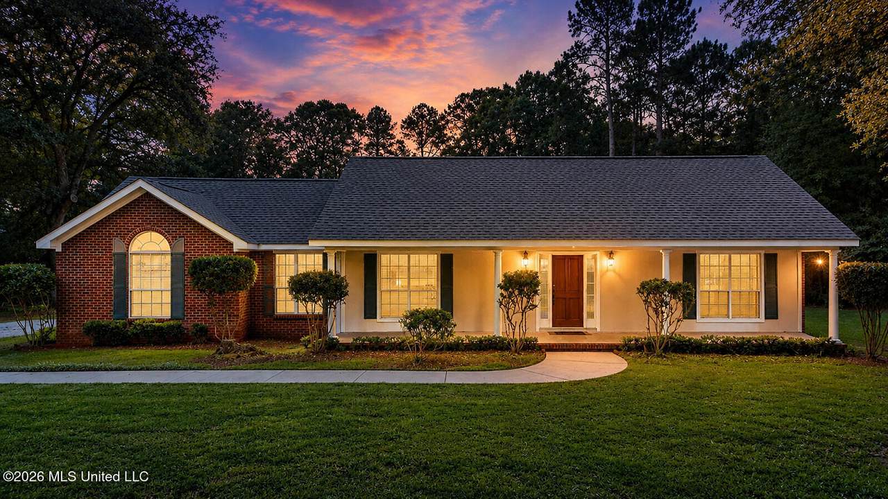138 Estelle Drive - Photo 1