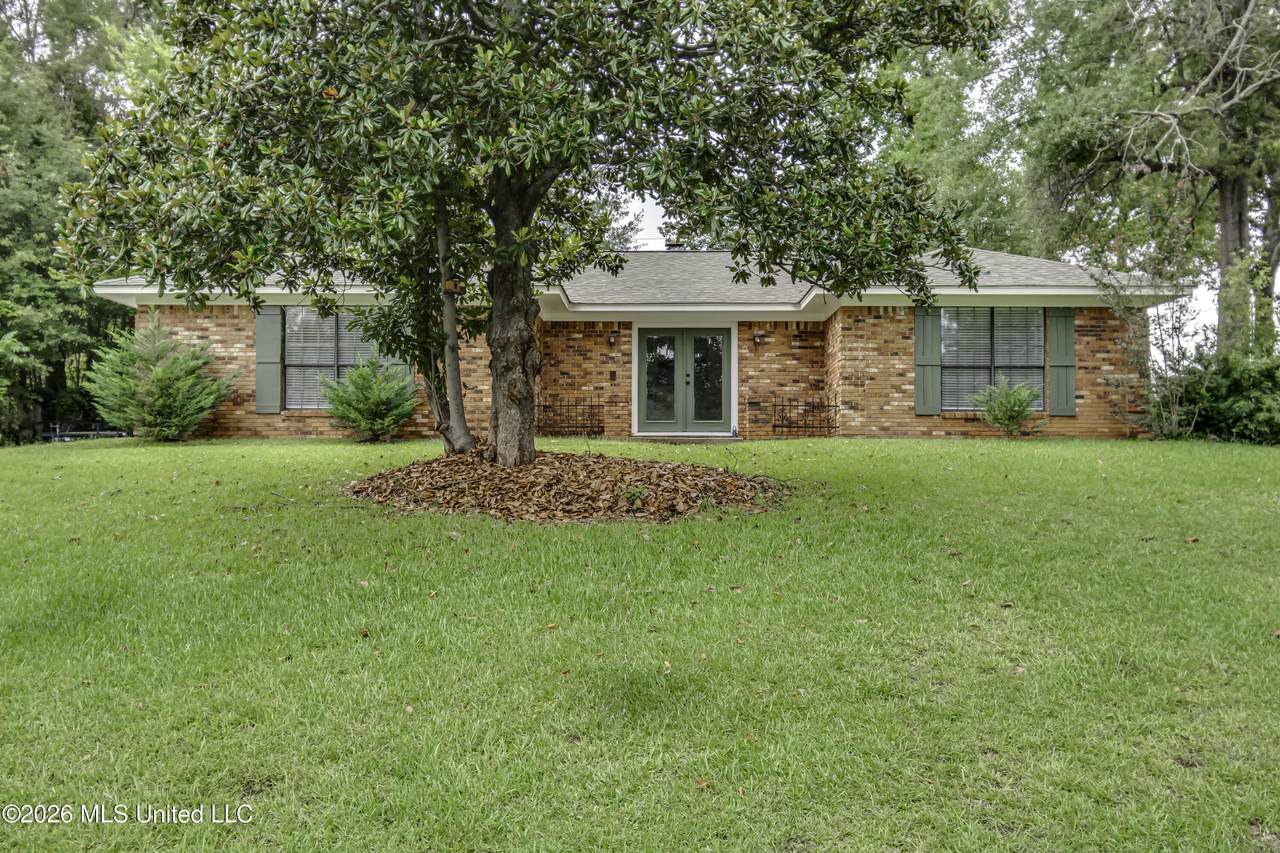 9 Treeway Drive - Photo 1