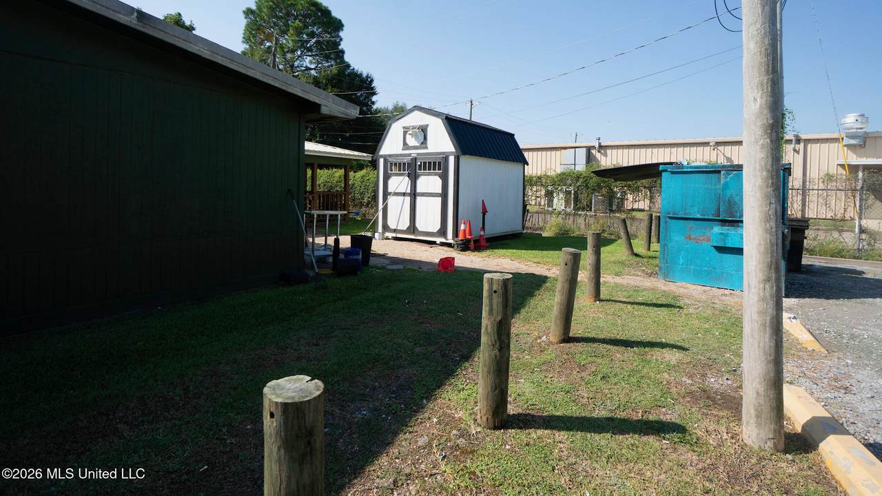 https://bt-photos.global.ssl.fastly.net/united/1280_boomver_1_4159609-2.jpg