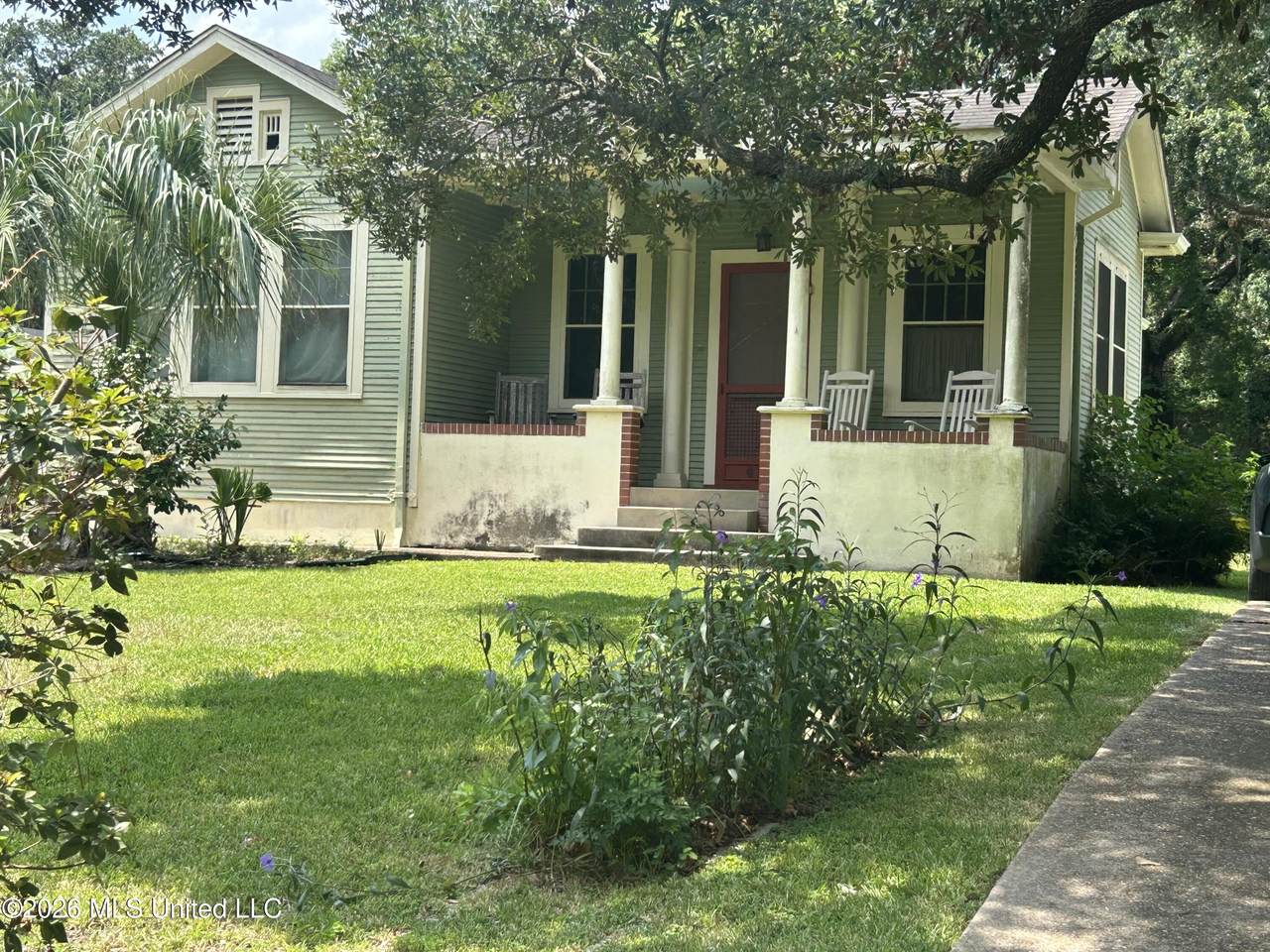 417 Jackson Avenue - Photo 1