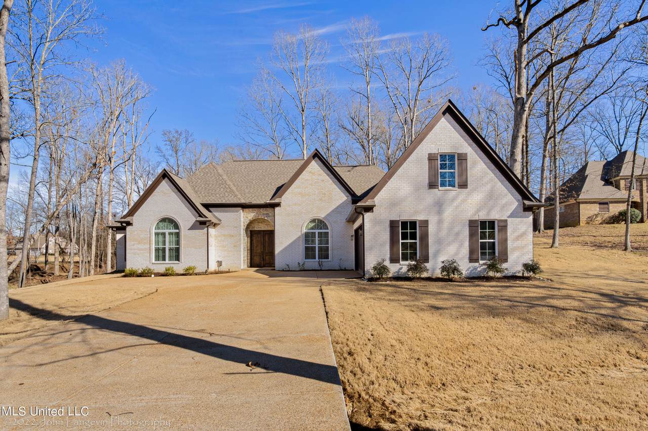 4146 Squire Cove - Photo 1