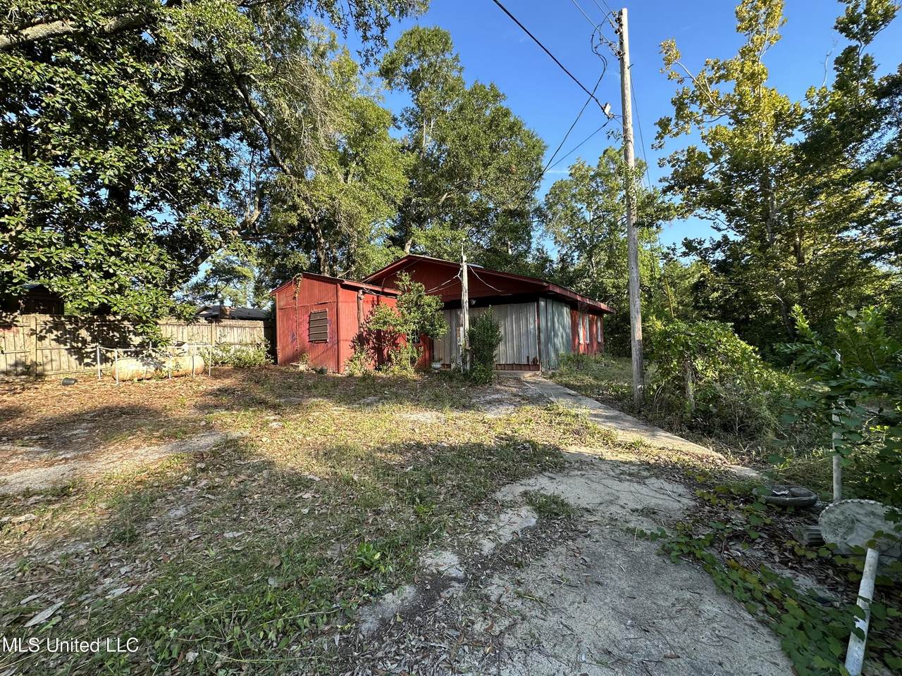 735 Highland Drive - Photo 1