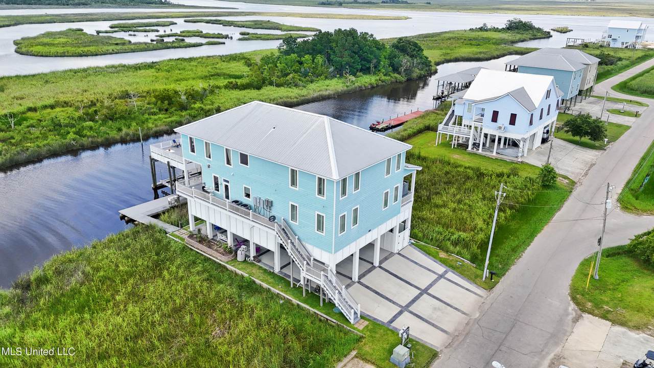 4130 Ireland Street - Photo 1