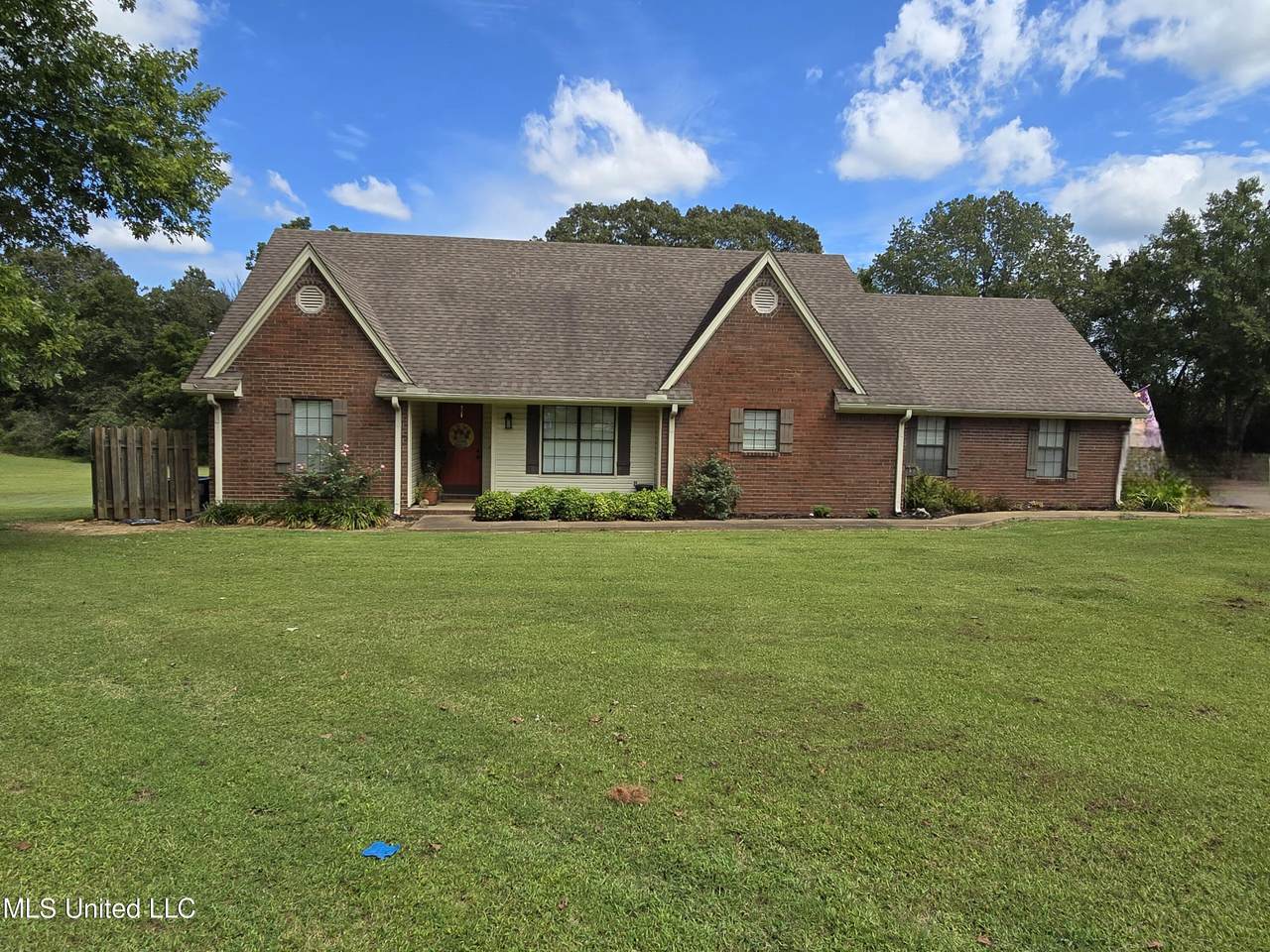 447 Shaker Drive - Photo 1
