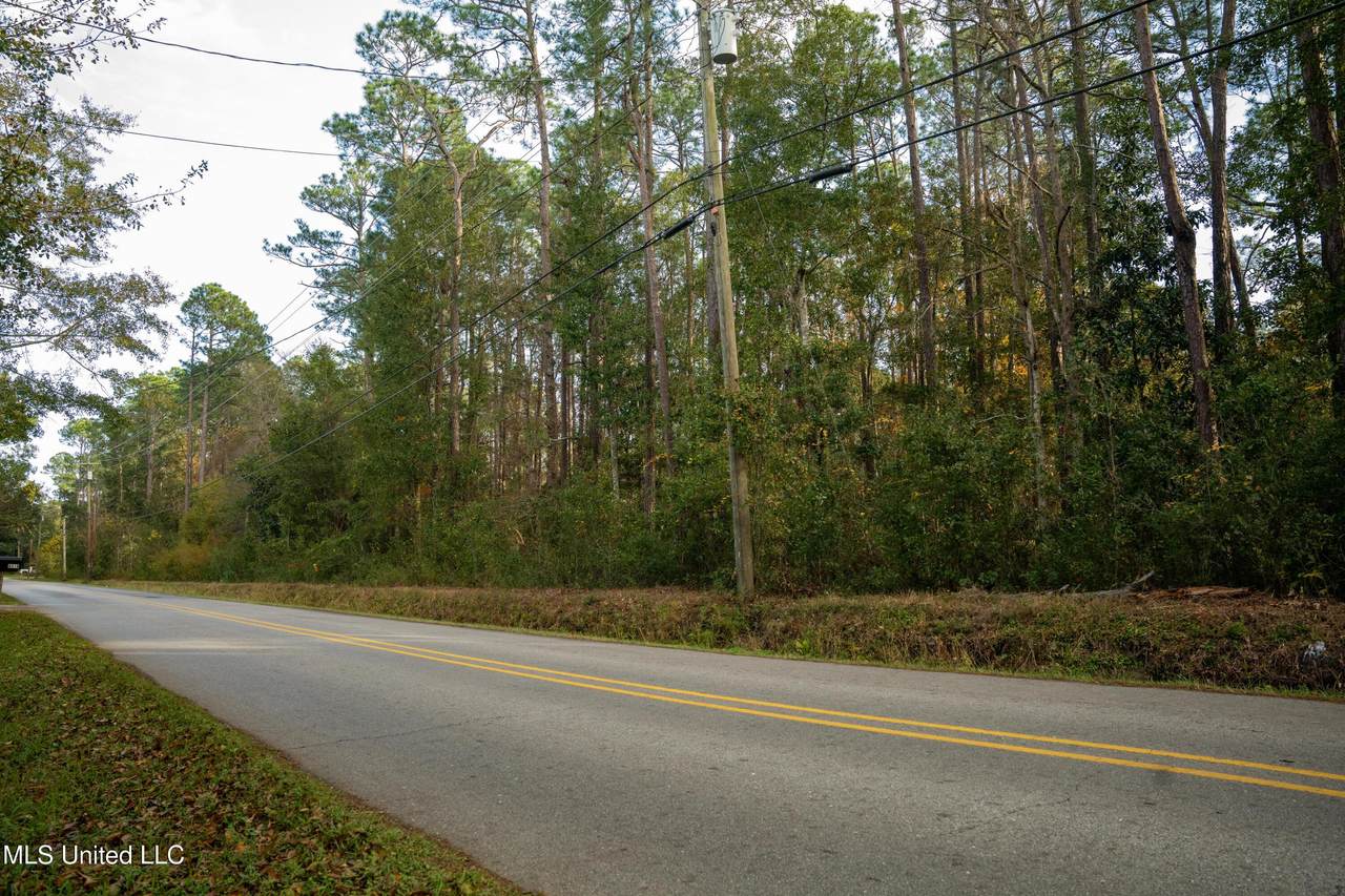  Elm Avenue - Photo 1