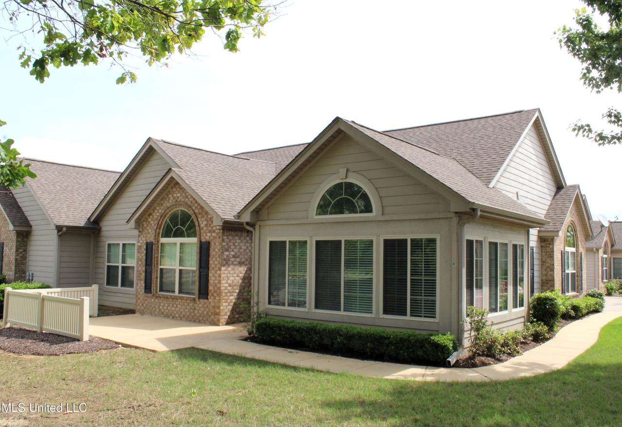 8645 Parkview Oaks Circle - Photo 1
