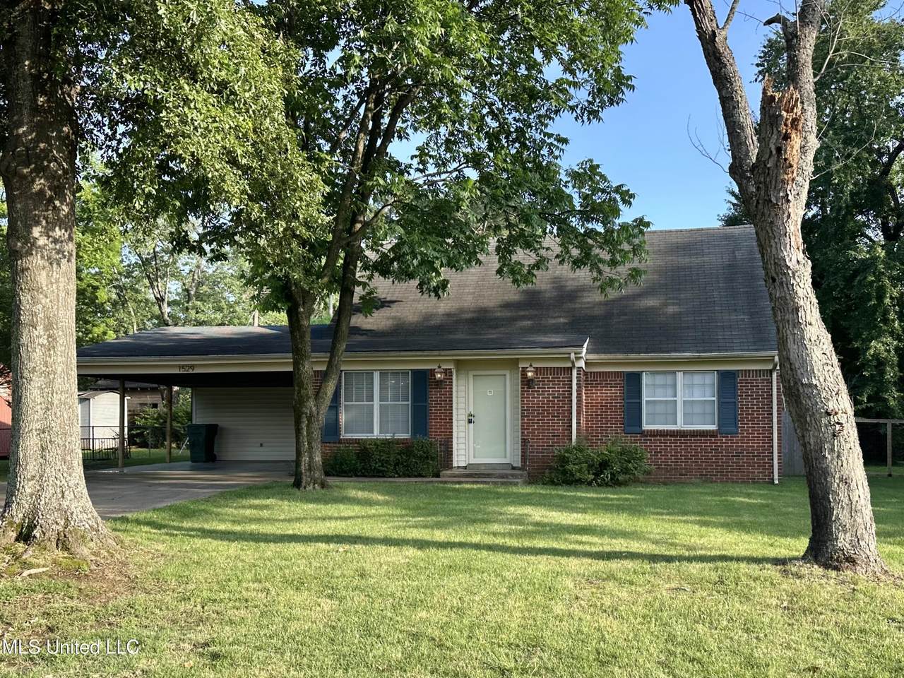1529 Ticonderoga Drive - Photo 1