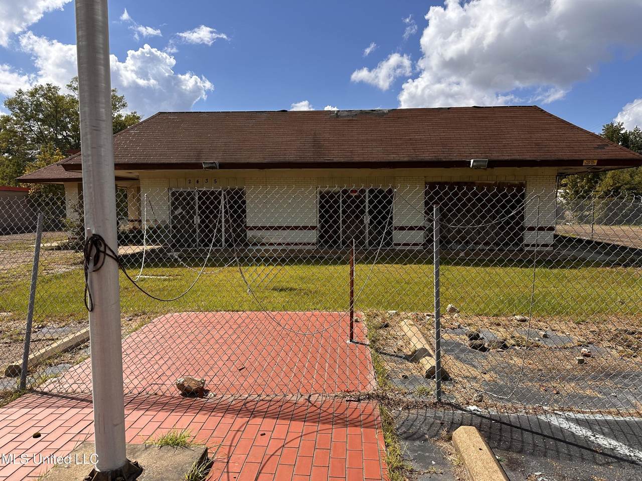 2435 Livingston Road - Photo 1