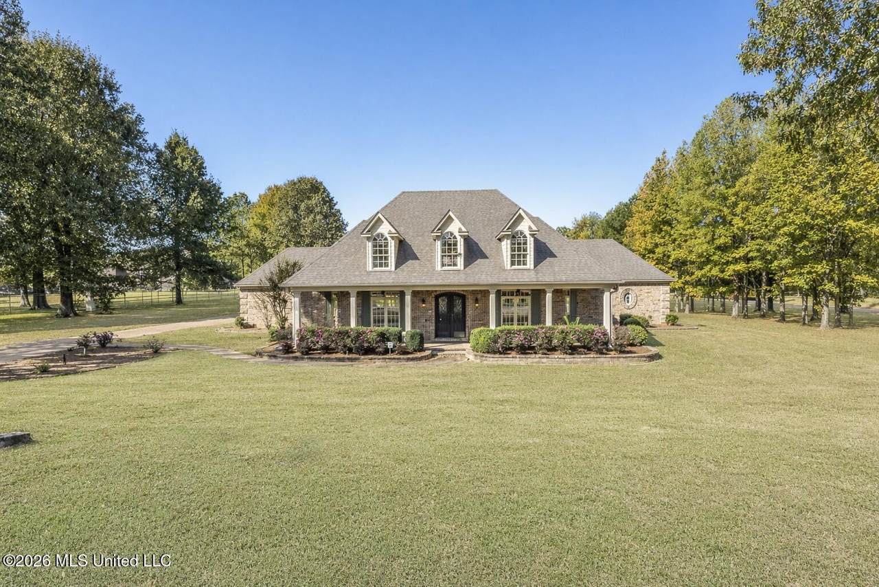 20 Surrey Loop - Photo 1