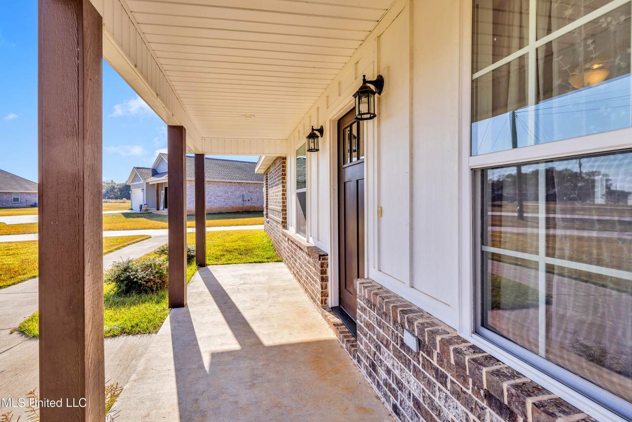 120 Trevor Lane - Photo 1