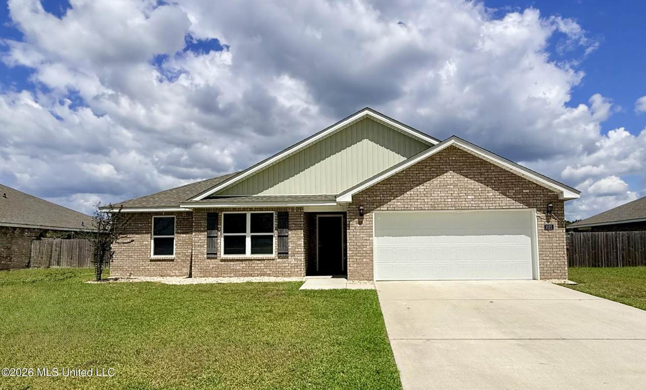1021 Enclave Circle - Photo 1