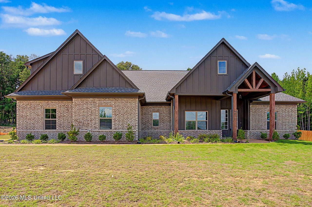 9072 Treadway Creek - Photo 1