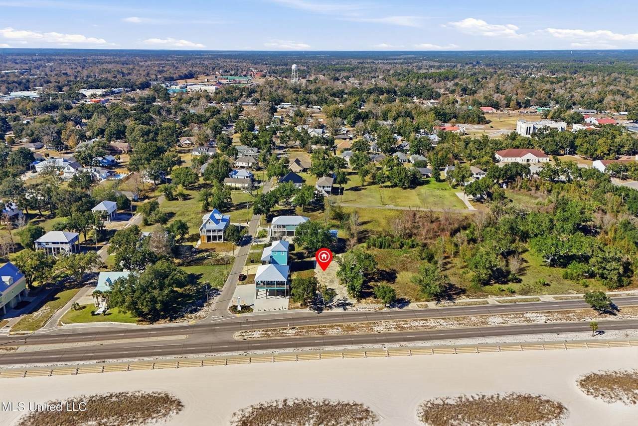 610 Beach Boulevard - Photo 1