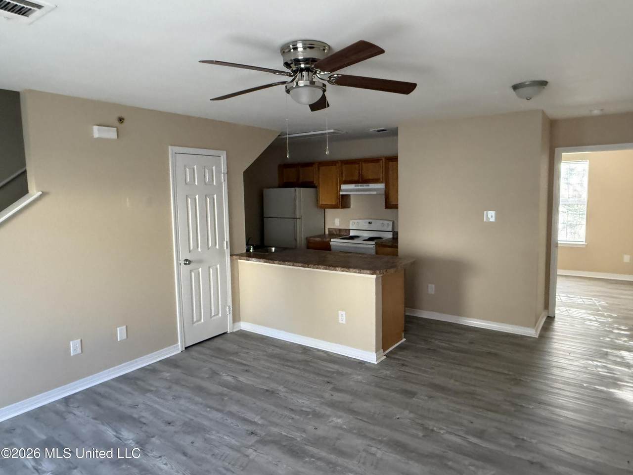 https://bt-photos.global.ssl.fastly.net/united/1280_boomver_3_4140561-2.jpg