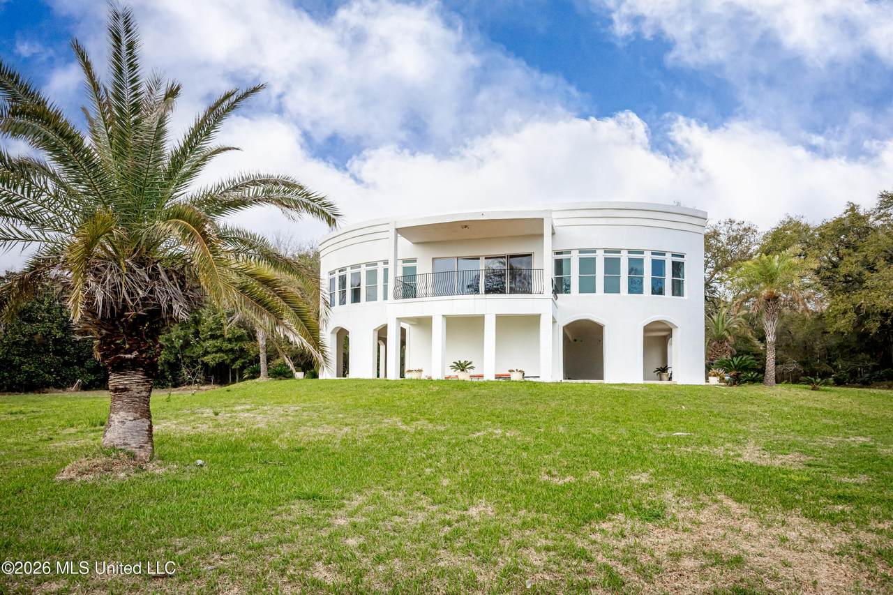 9713 Point Aux Chenes Road - Photo 1