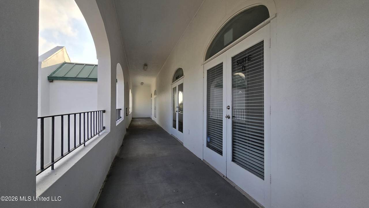 https://bt-photos.global.ssl.fastly.net/united/1280_boomver_4_4147440-2.jpg