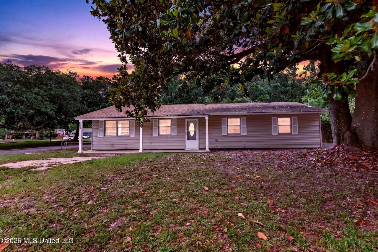 329 Park Drive - Photo 1
